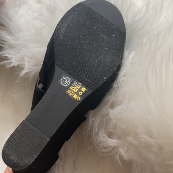 Chinese laundry black suede wedges - Picture 9 of 9